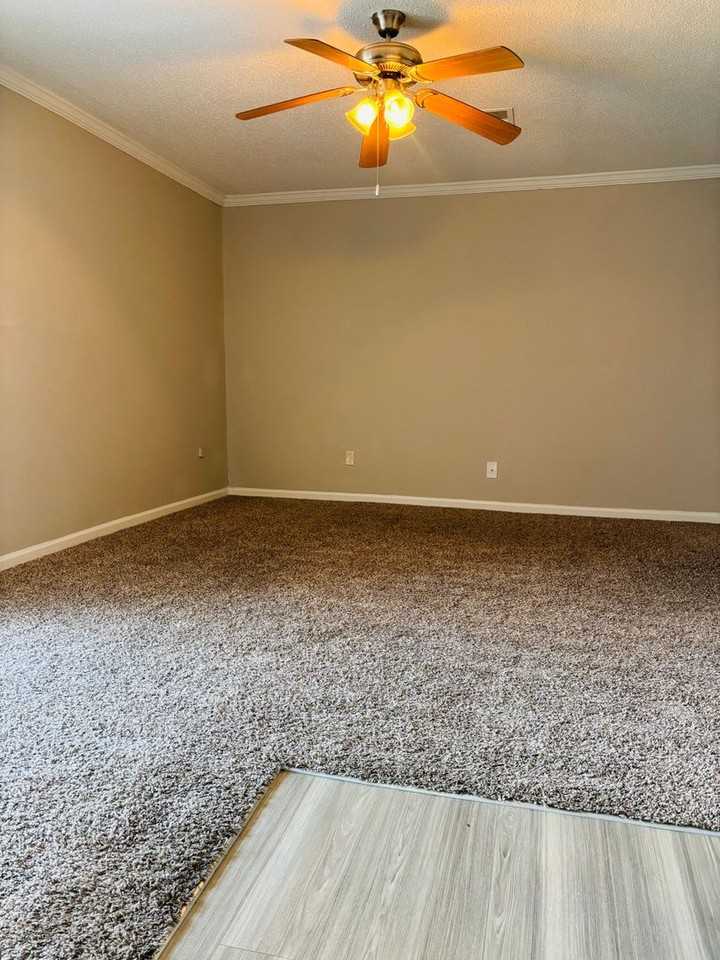 Residences At The Overlook - Photo 6 of 48