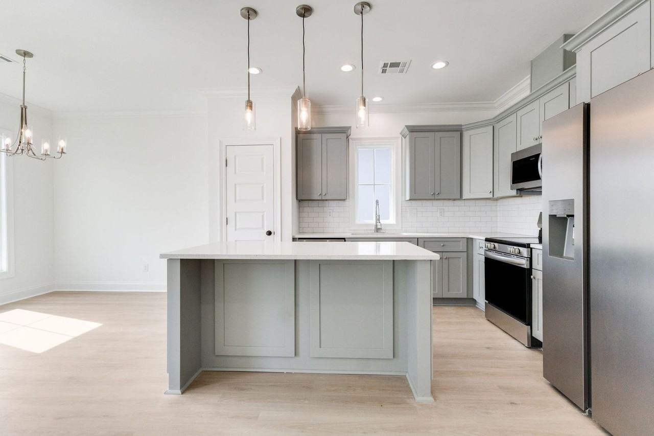 104 Field Point Ln - Photo 5 of 18