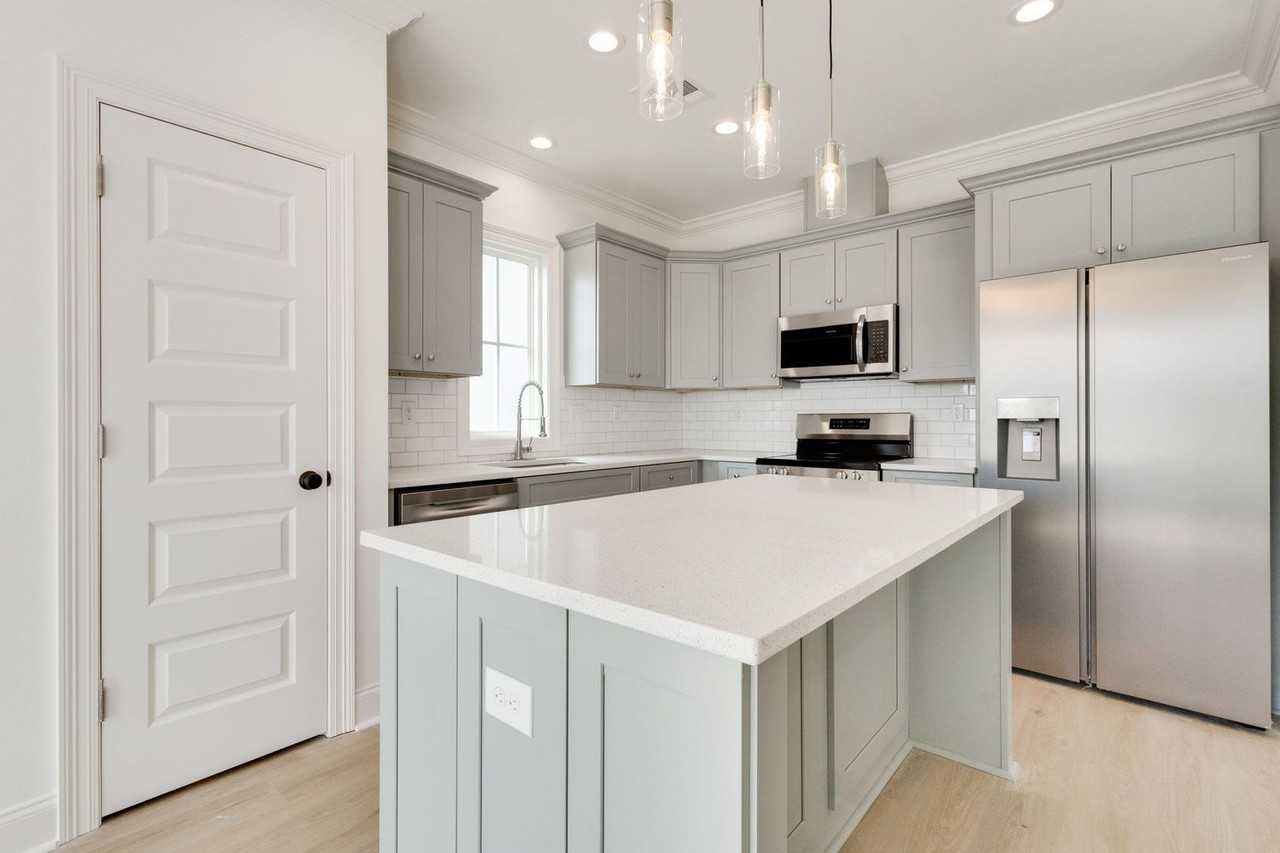 104 Field Point Ln - Photo 6 of 18