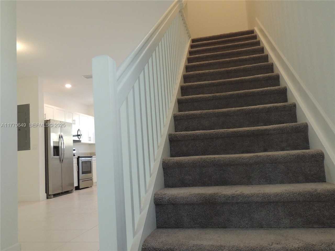 829 Northeast 211th Street - Photo 7 of 33