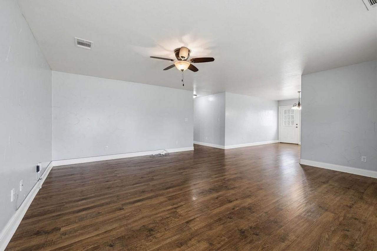119 N Andrews Ave - Photo 5 of 31