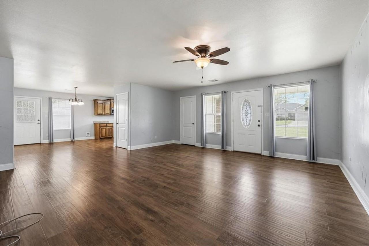 119 N Andrews Ave - Photo 6 of 31