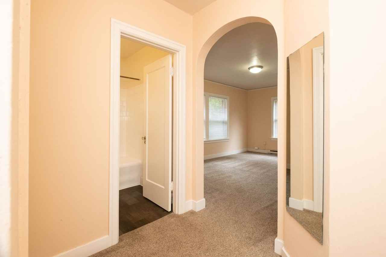 Vibrant Southeast Portland Living! - Photo 7 of 24