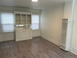 featured image of 1728 E 7th St