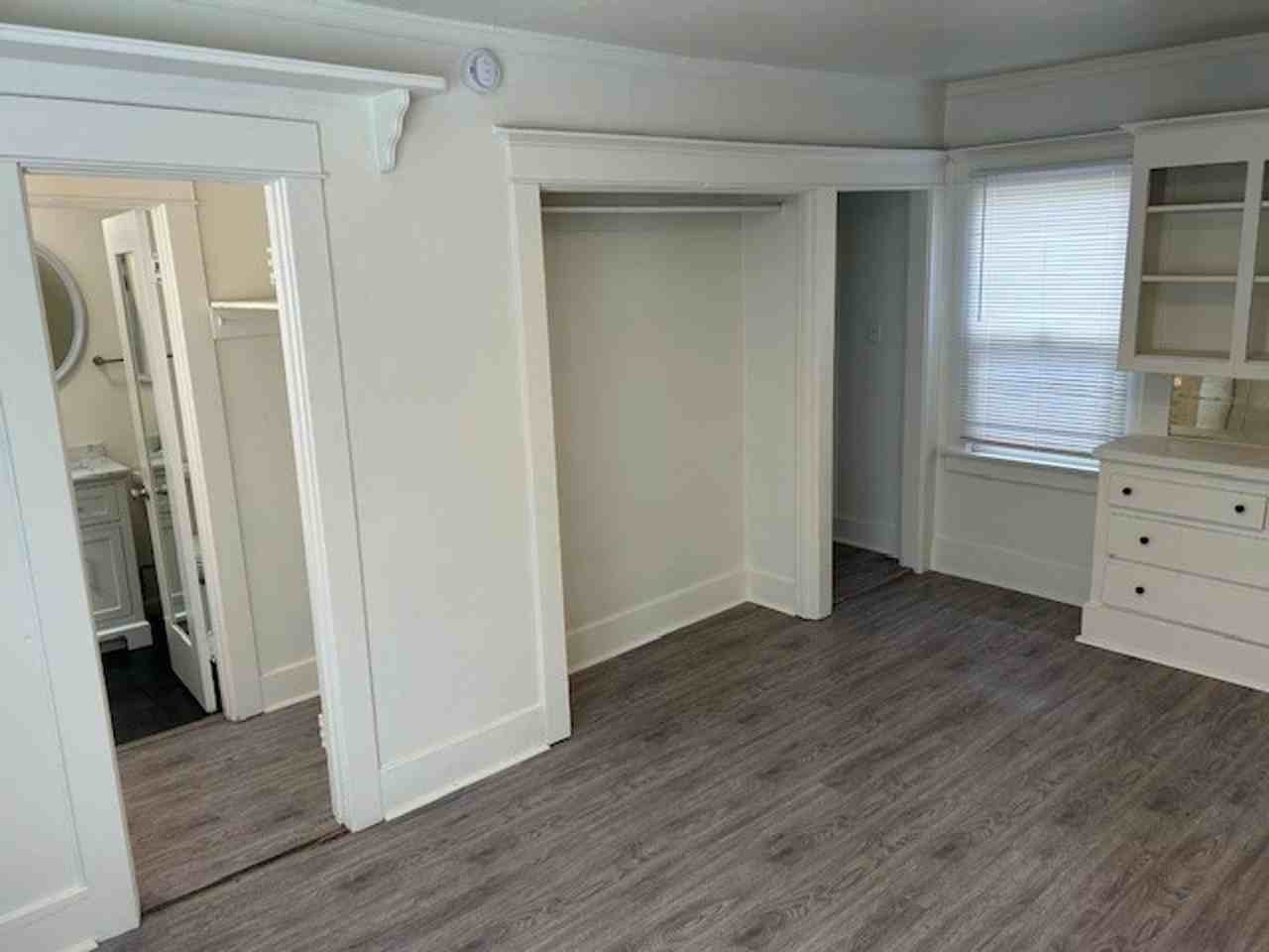 1730 E. 7th St. - Photo 2 of 7