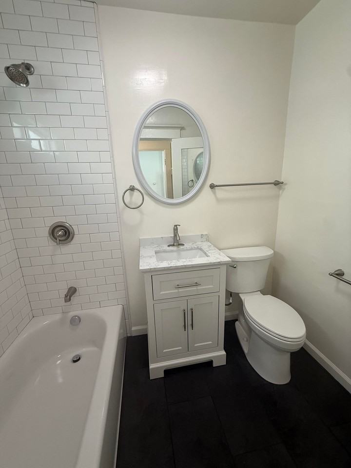1730 E. 7th St. - Photo 6 of 7
