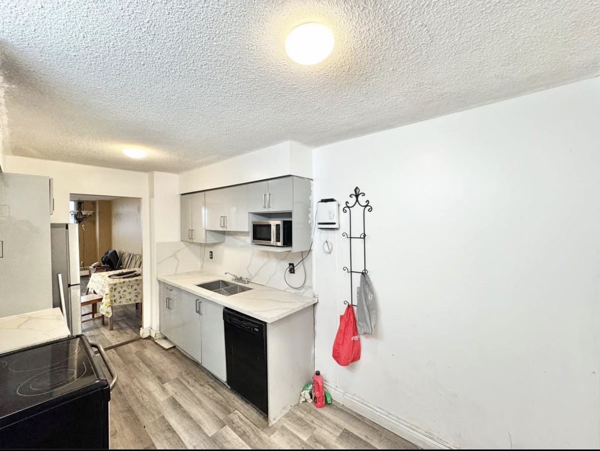 25 Sunrise Ave - Photo 7 of 14