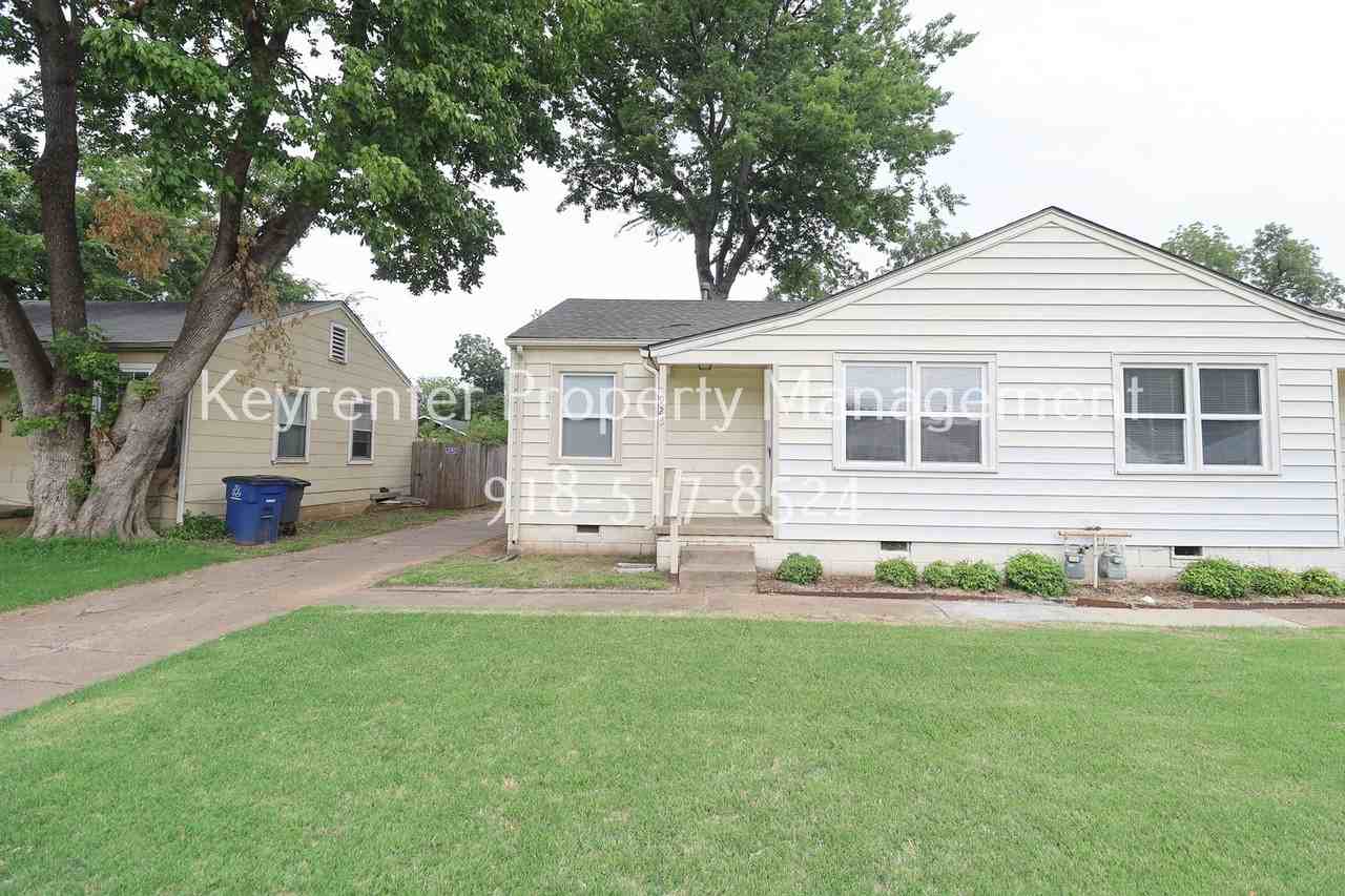 923 E 37th Pl - Photo 2 of 18