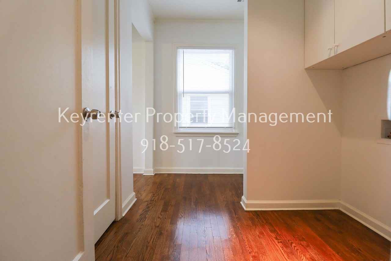 923 E 37th Pl - Photo 7 of 18