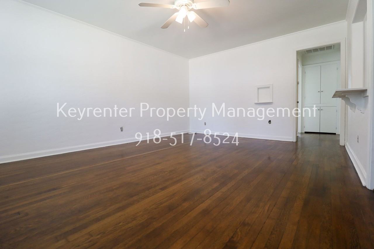 912 E 37th Pl - Photo 4 of 19