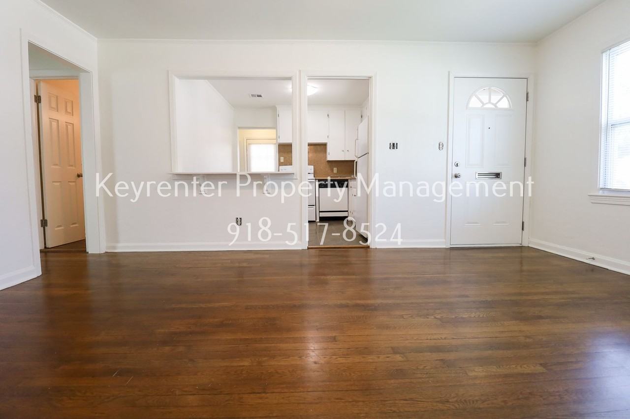 912 E 37th Pl - Photo 6 of 19