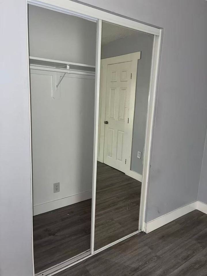418 Almond Ave - Photo 7 of 11