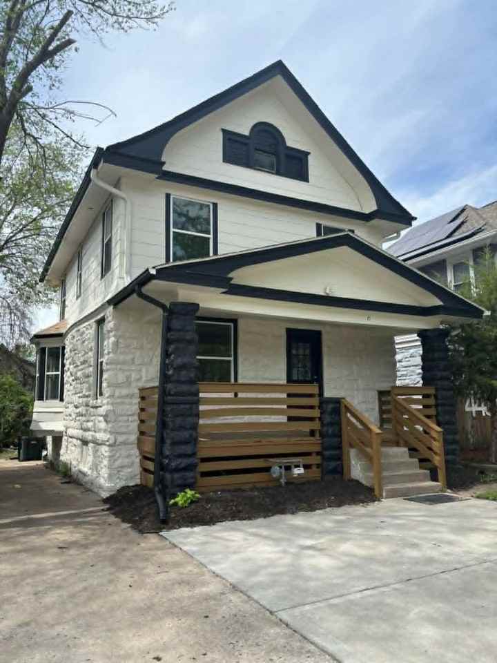 4440 Troost Ave