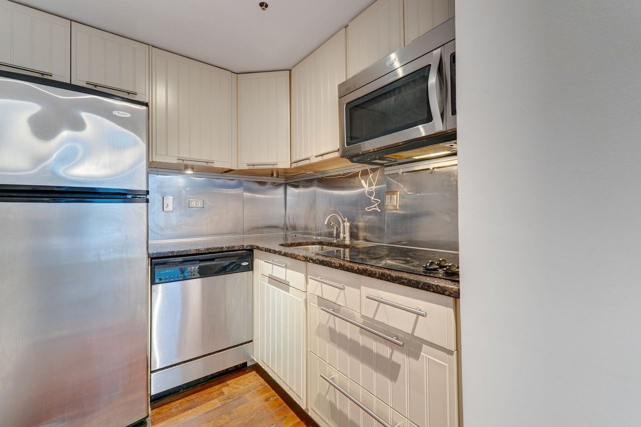 116 Court St - Photo 3 of 13