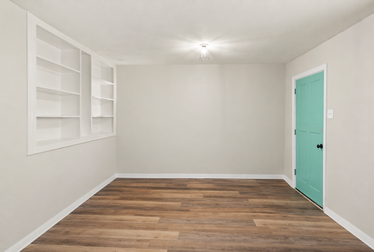 917 Crockett Ct - Photo 3 of 22
