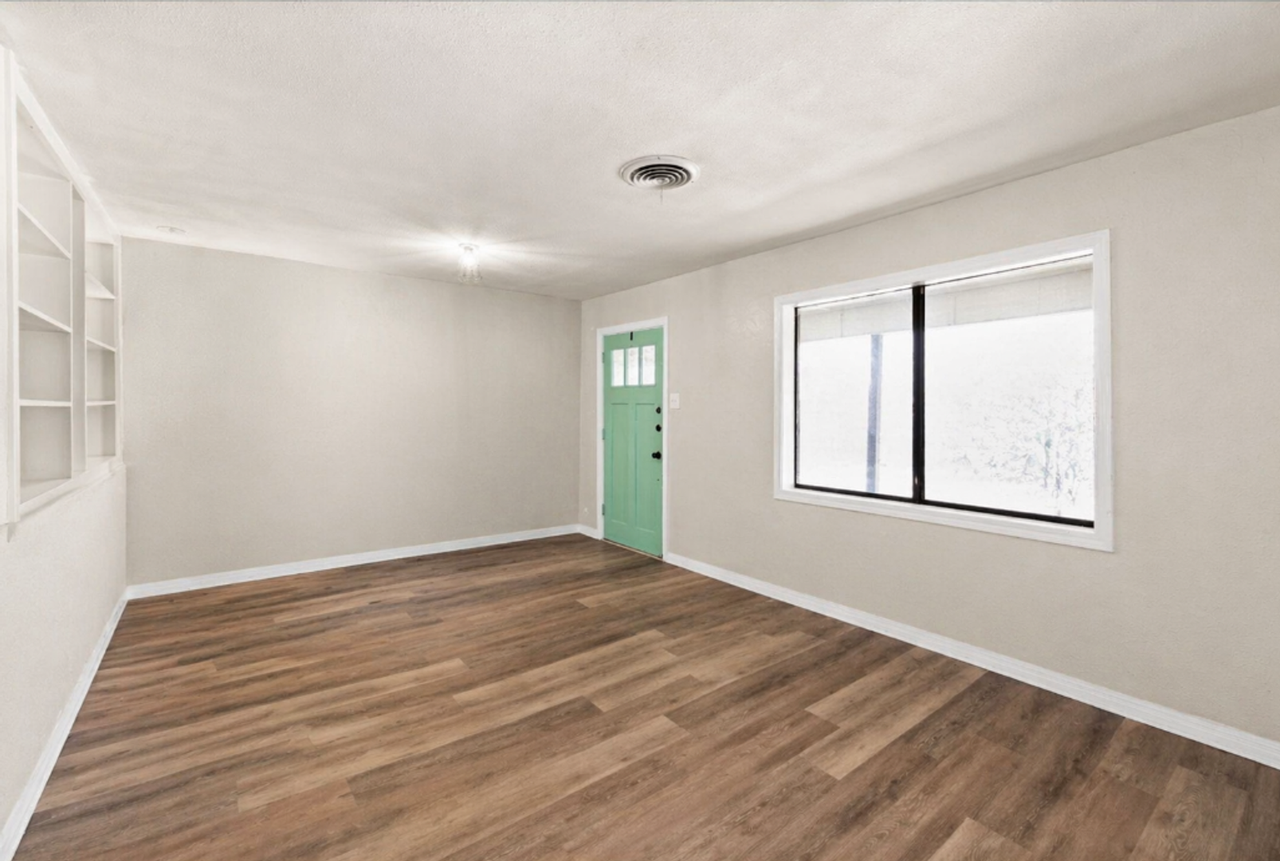 917 Crockett Ct - Photo 4 of 22