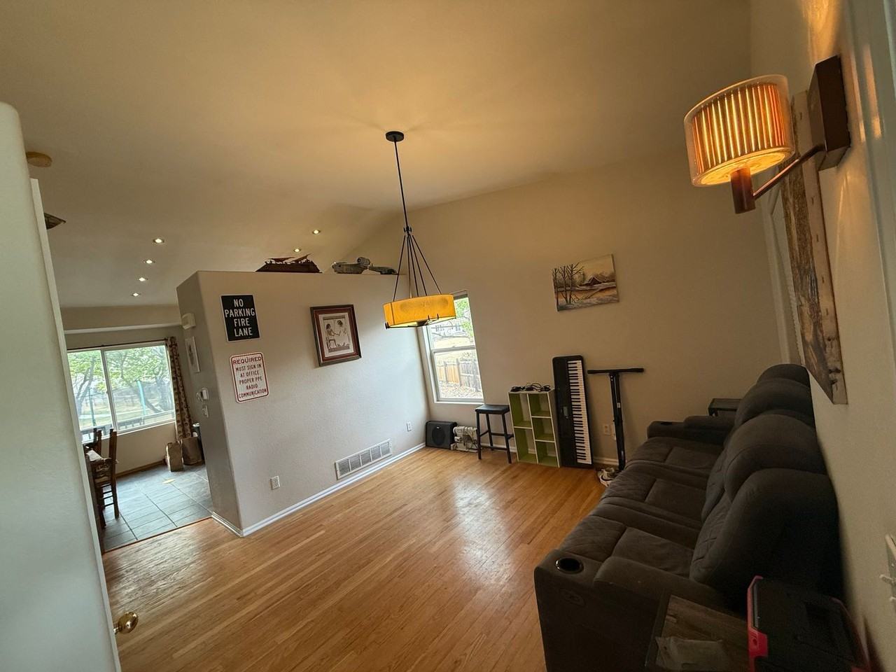 1308 Monarch Ct - Photo 3 of 25