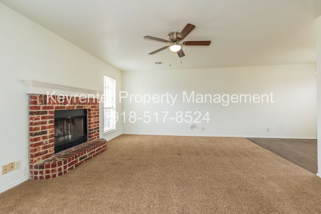 6325 S Madison Pl - Photo 6 of 34