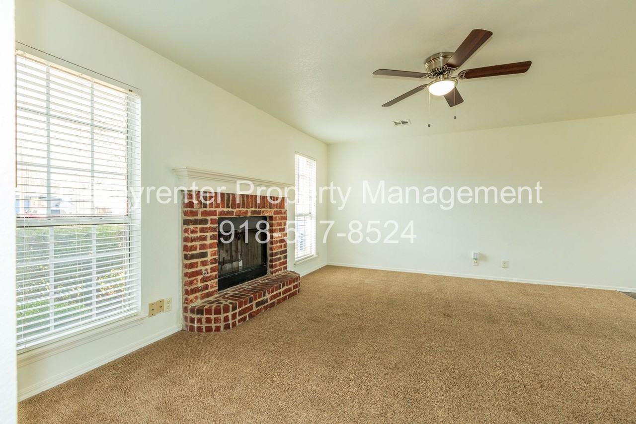 6325 S Madison Pl - Photo 7 of 34