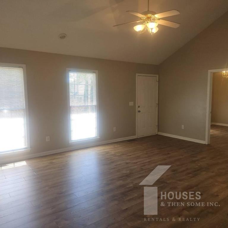 403 Fairdale Dr - Photo 2 of 19