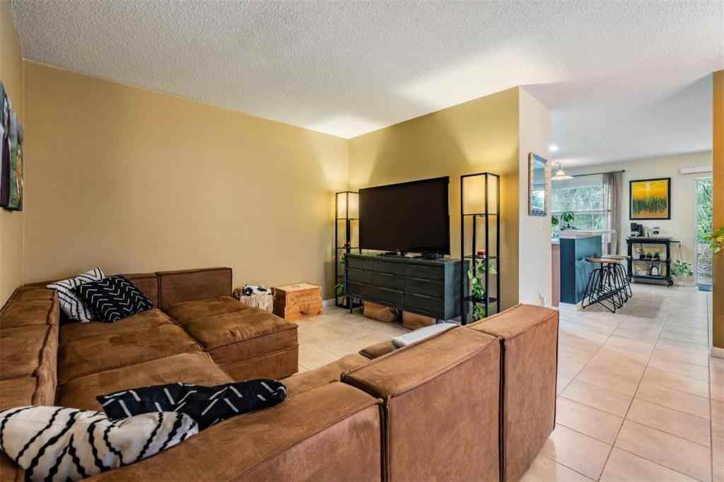 4522 Winding River Way - Photo 5 of 19