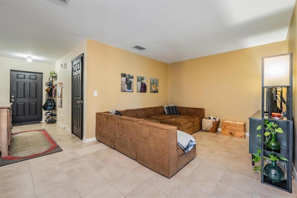 4522 Winding River Way - Photo 6 of 19