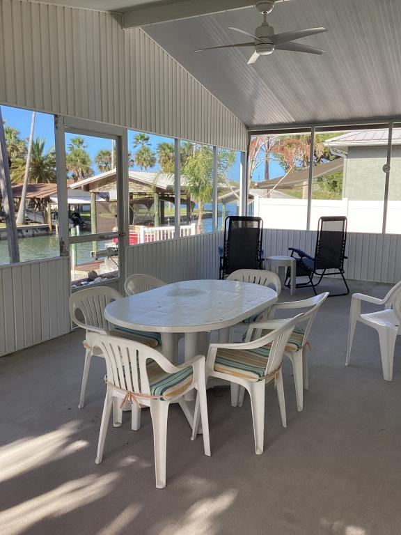 189 Lewis St - Photo 4 of 11