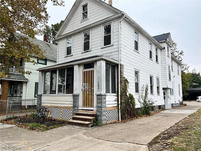 1087 E 64th St - Photo 5 of 16