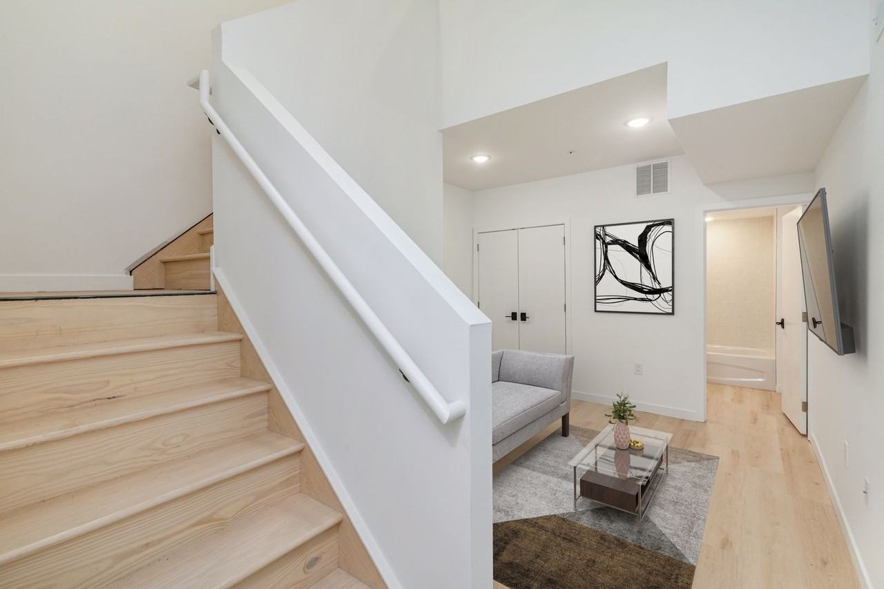 2722 N Hope St - Photo 4 of 6