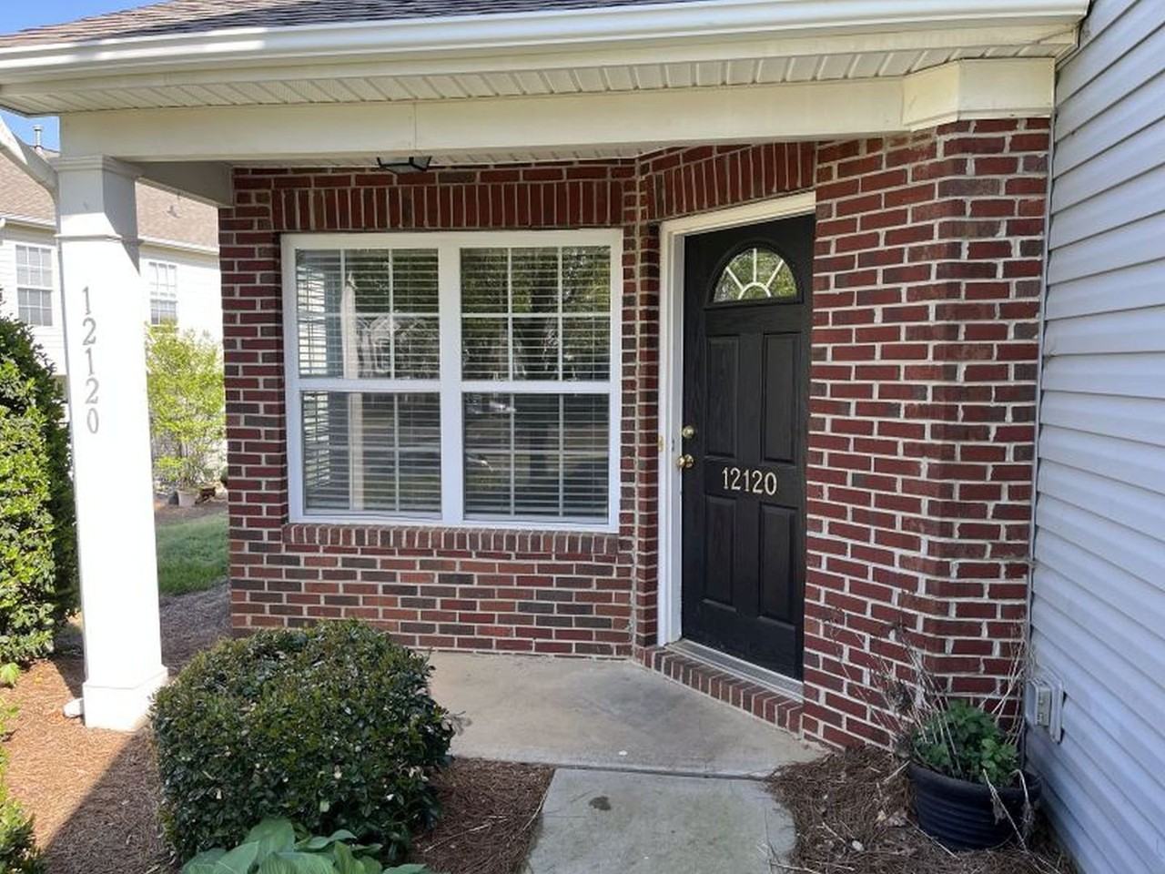 12120 Stratfield Place Cir - Photo 3 of 30