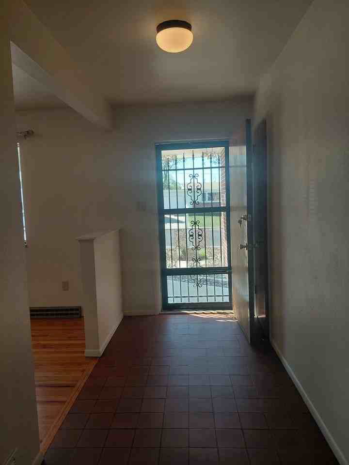 61 Macnaughton Rd - Photo 3 of 26