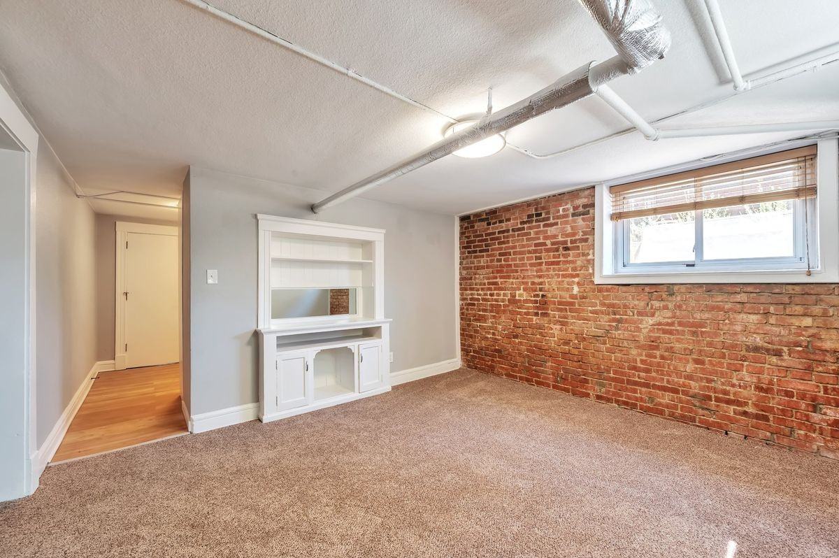 2607 E 14th Ave - Photo 7 of 19