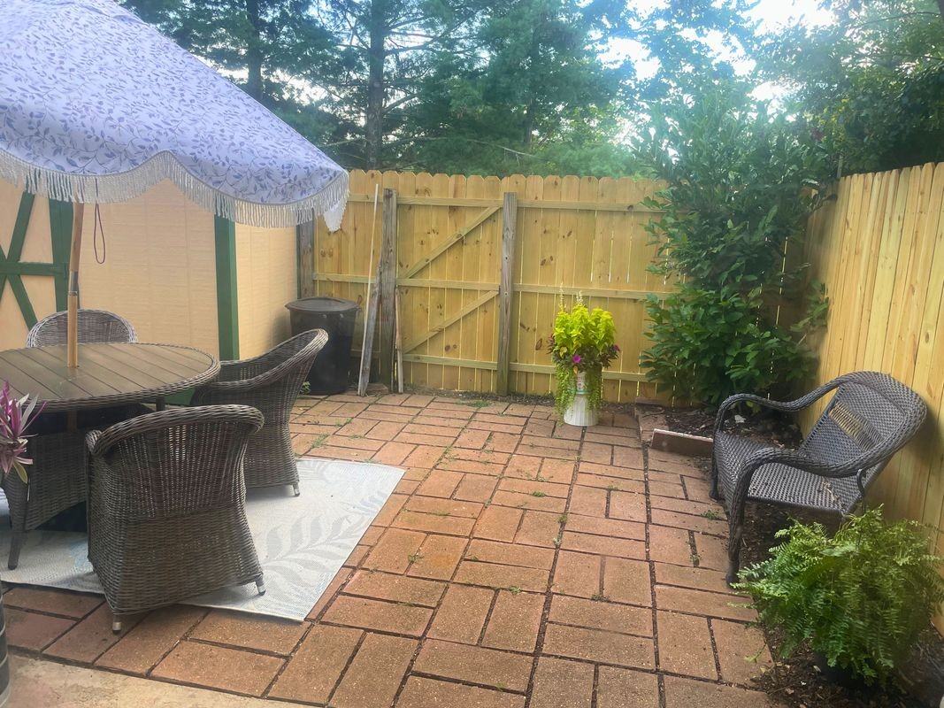 408 Forest Ct - Photo 4 of 4