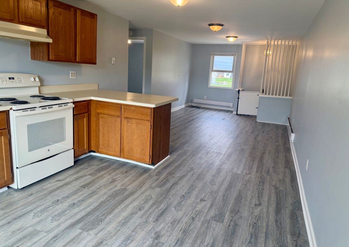 9492 Linden Rd - Photo 2 of 8