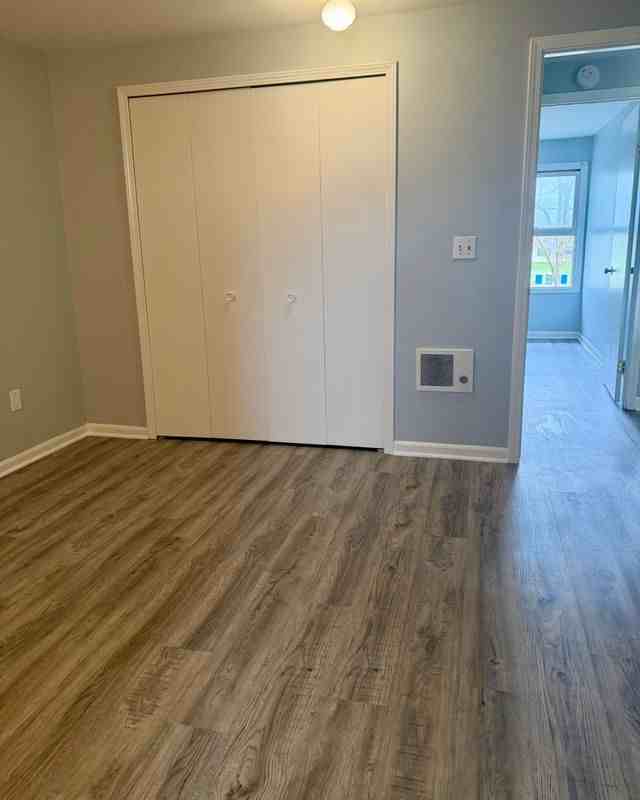 9492 Linden Rd - Photo 6 of 8