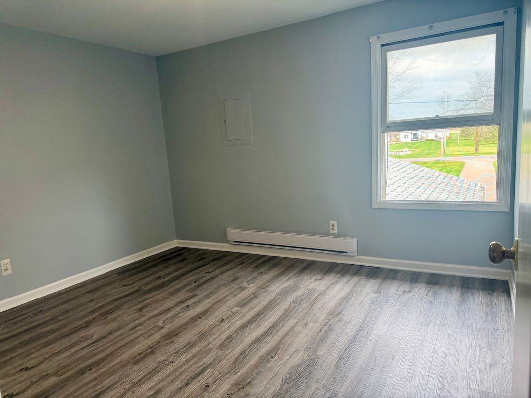 9492 Linden Rd - Photo 7 of 8