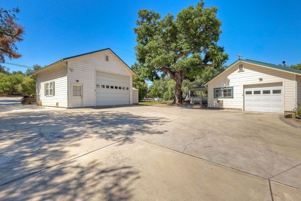 22242 Little Klondike Rd - Photo 2 of 44