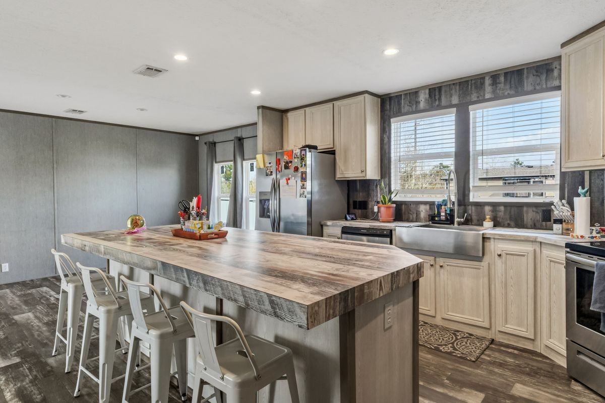 134 N Larry Dr - Photo 4 of 26