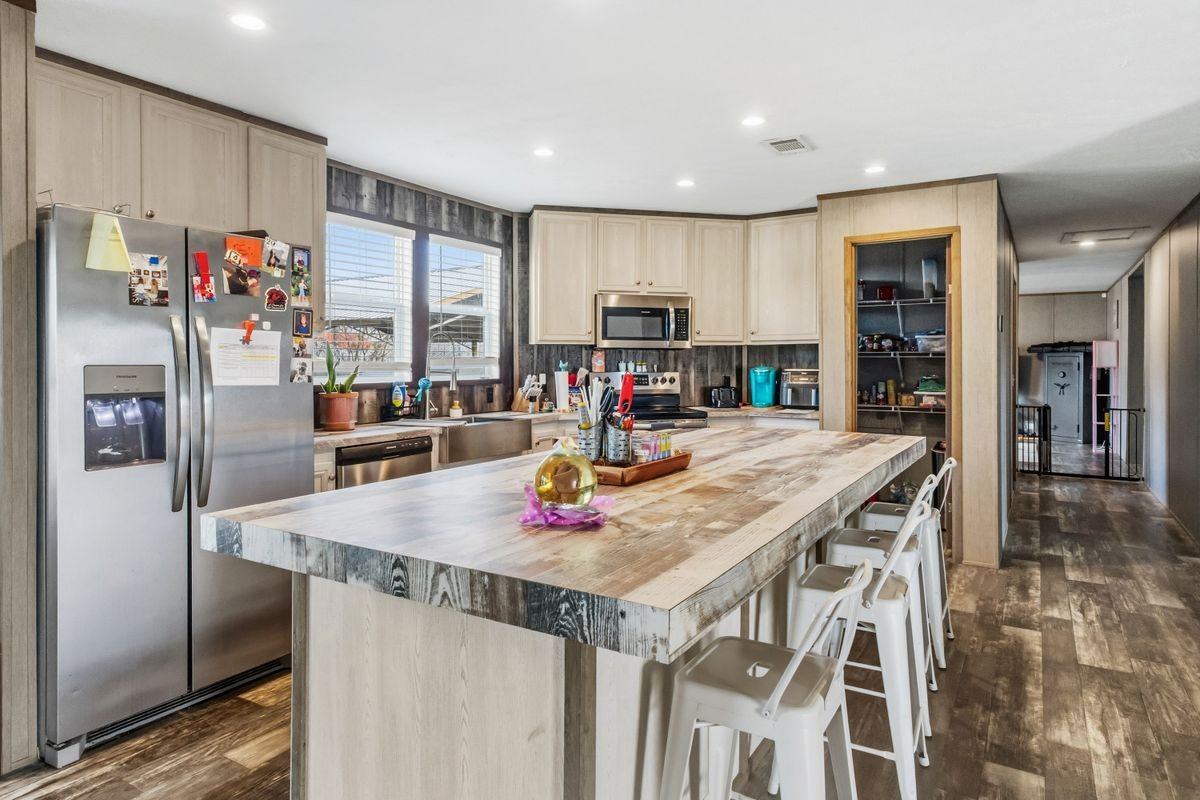 134 N Larry Dr - Photo 5 of 26