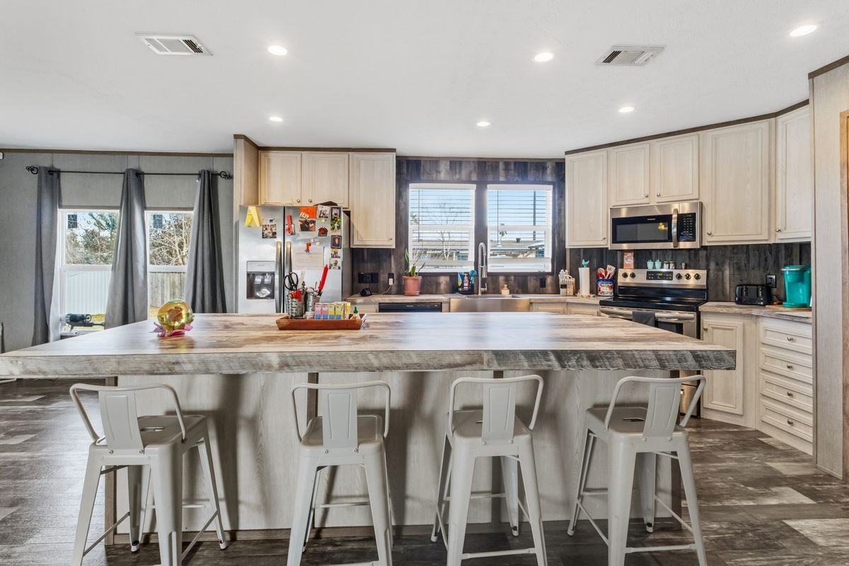 134 N Larry Dr - Photo 6 of 26