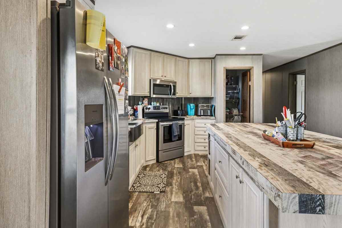 134 N Larry Dr - Photo 7 of 26