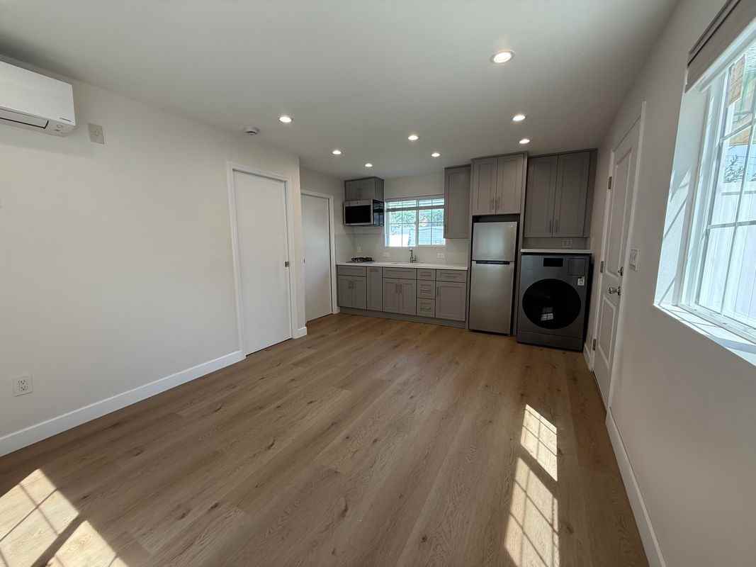 2049 S Garnsey St - Photo 2 of 16