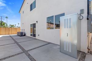 featured image of 707 W 80th St