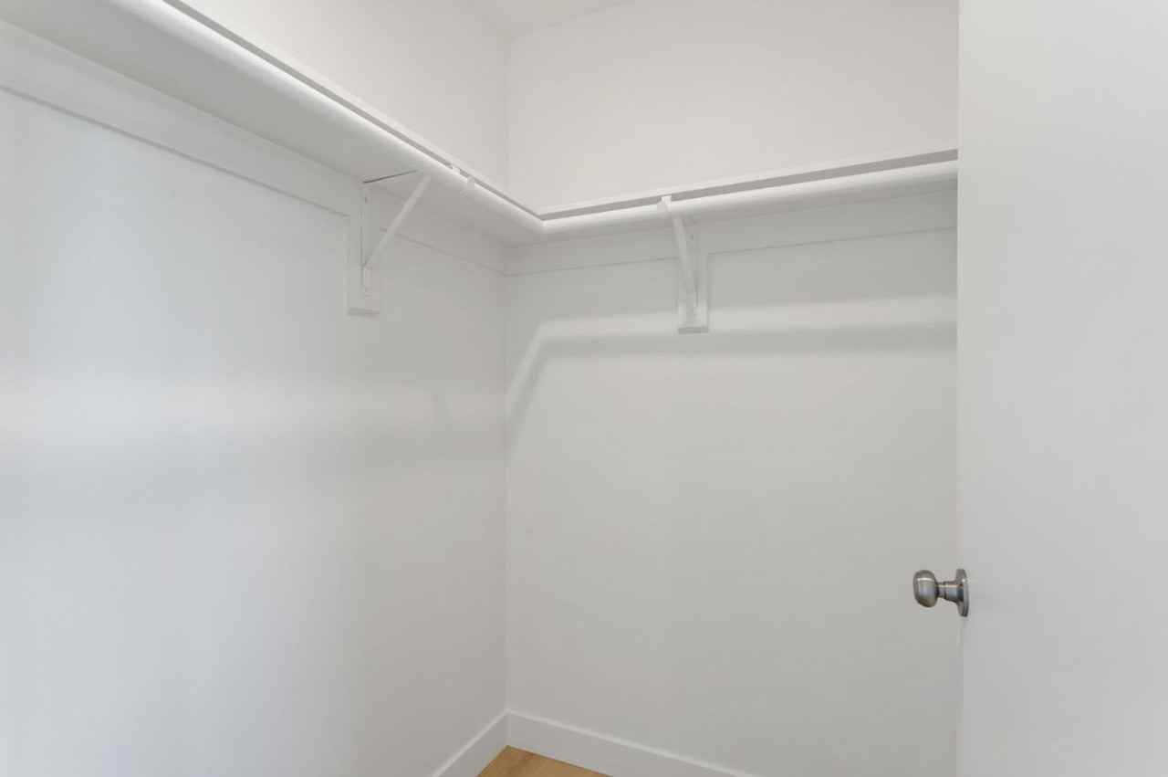 80(707W) - Photo 2 of 50