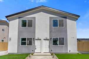 featured image of 707 W 80th St