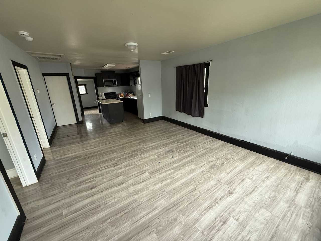 614 Cedar St - Photo 3 of 7