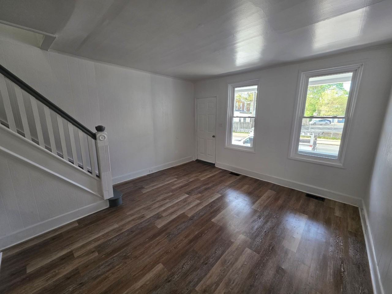 1615 Lancaster Ave - Photo 5 of 26