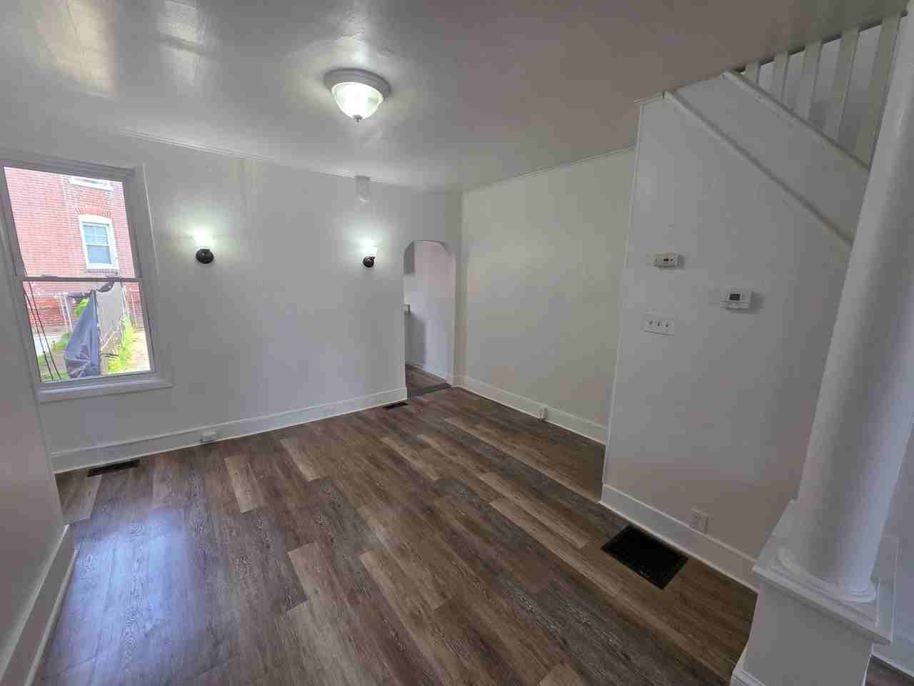 1615 Lancaster Ave - Photo 6 of 26