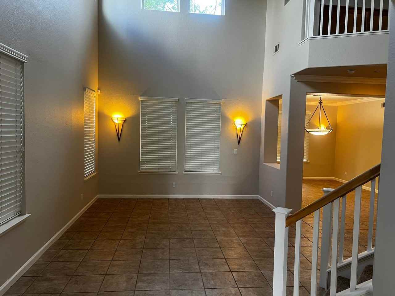 632 Dunwood Ct - Photo 2 of 17