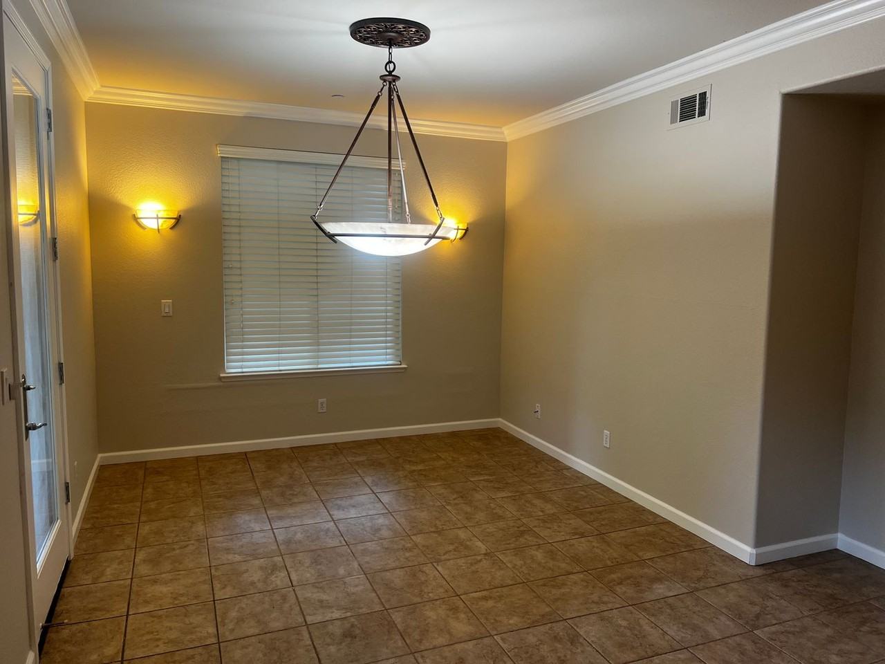 632 Dunwood Ct - Photo 3 of 17